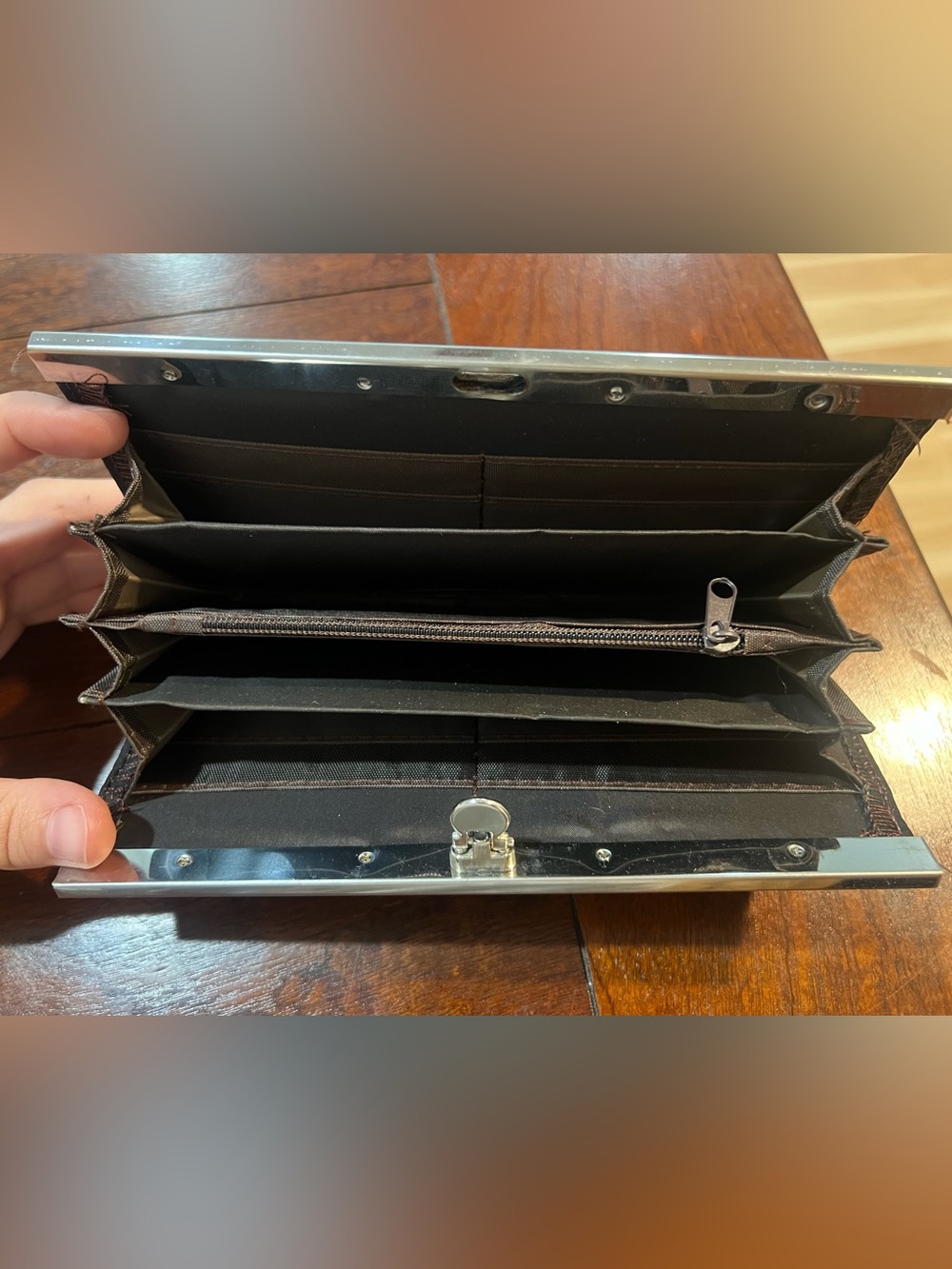 Stunning Clutch Purse - Picture 2 of 3